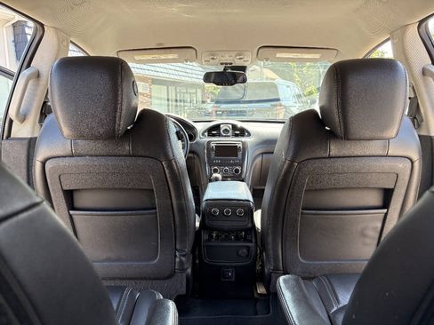 Used 2017 Buick Enclave Leather FWD image 31