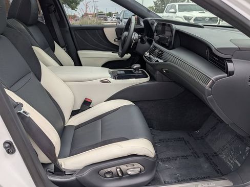 Used 2024 Lexus LS 500 F Sport AWD/4WD image 36