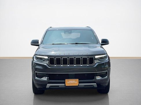 Used 2024 Jeep Wagoneer L Series II w/ Flexible Seating Group RWD image 2