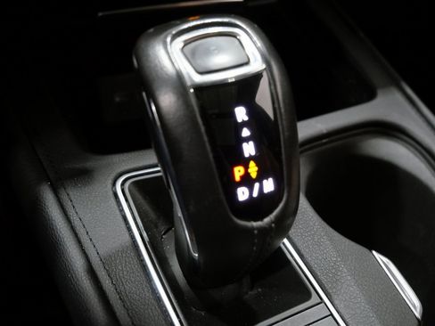 Used 2019 Cadillac XT4 Premium Luxury image 25