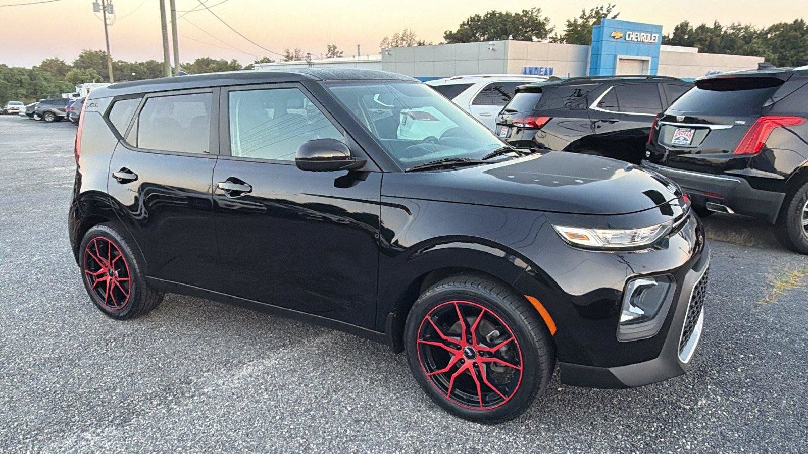 Used 2022 Kia Soul LX FWD image 6