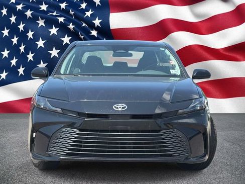 Used 2025 Toyota Camry LE FWD image 4