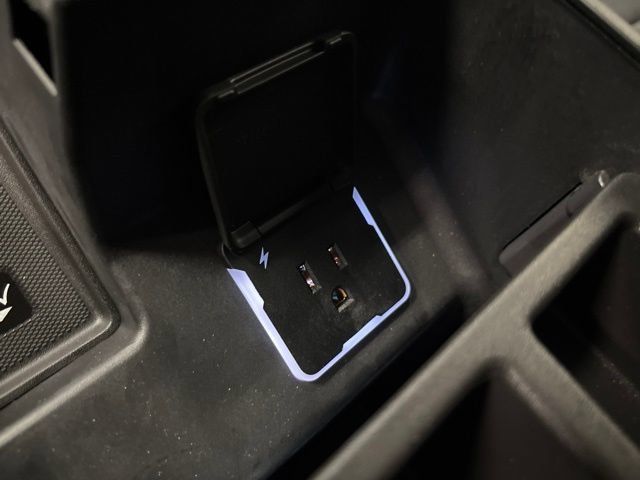 Used 2025 Chevrolet Silverado 1500 LTZ AWD/4WD image 33