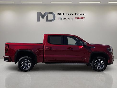 Used 2024 GMC Sierra 1500 AT4 w/ Technology Package AWD/4WD image 15