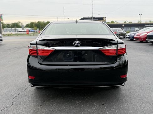 Used 2015 Lexus ES 300h w/ Navigation System Package FWD image 4