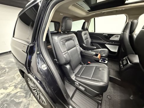 Used 2020 Lincoln Aviator Reserve w/ Equipment Group 201A image 30