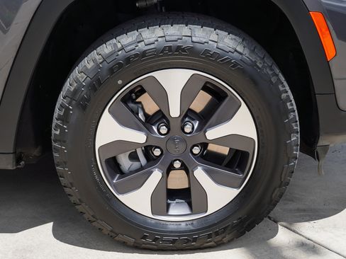Used 2024 Jeep Grand Cherokee Limited 4xe AWD/4WD image 10