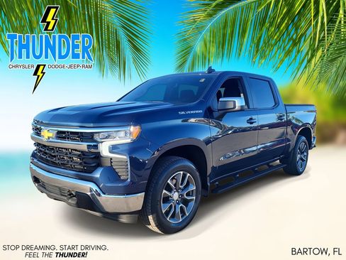 Used 2022 Chevrolet Silverado 1500 LT image 2