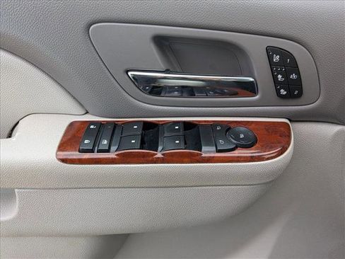 Used 2014 Chevrolet Silverado 2500 LTZ w/ LTZ Plus Package image 14