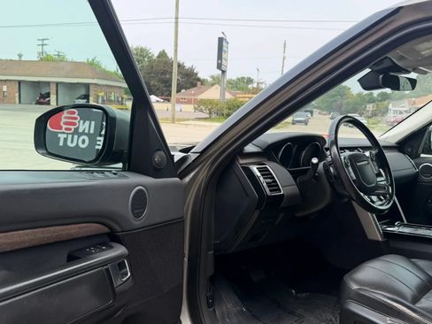 Used 2017 Land Rover Discovery HSE AWD/4WD image 16