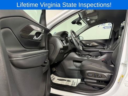 Used 2022 GMC Terrain SLE w/ Driver Convenience Package image 9