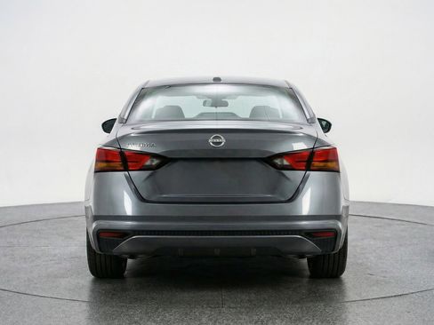 Used 2025 Nissan Altima 2.5 SV image 7