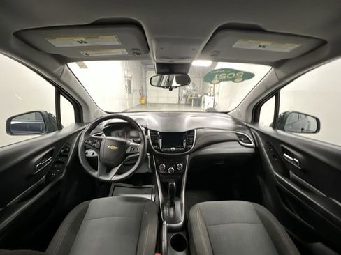 Used 2021 Chevrolet Trax LS w/ Tint and Cruise Package AWD/4WD image 18