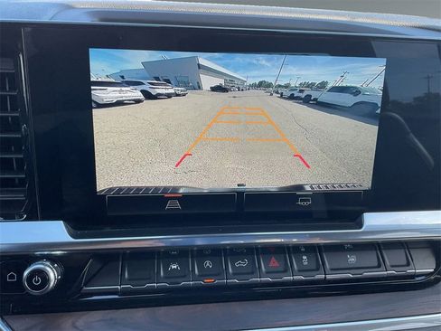 Used 2025 GMC Sierra 1500 SLT image 11