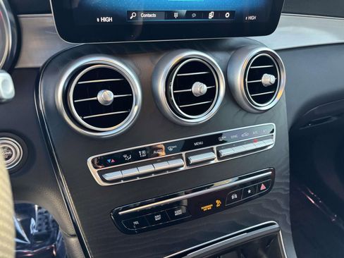 Used 2022 Mercedes-Benz GLC 300 4MATIC image 24