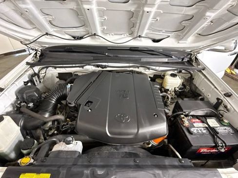 Used 2015 Toyota Tacoma 4x4 Double Cab w/ TRD Off-Road Package image 11