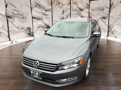 Used 2015 Volkswagen Passat 1.8T Limited Edition image 1