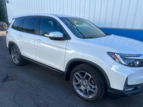 Used 2023 Honda Passport EX-L image 2