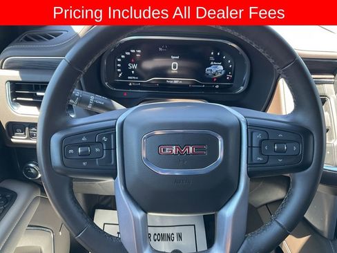Used 2024 GMC Yukon SLT RWD image 8