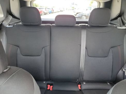 Used 2023 Jeep Renegade Trailhawk AWD/4WD image 18