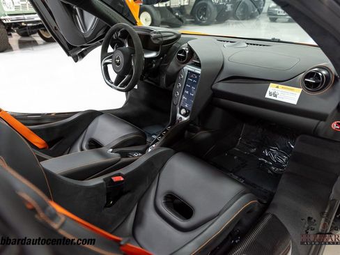 Used 2024 McLaren 750S Spider image 24