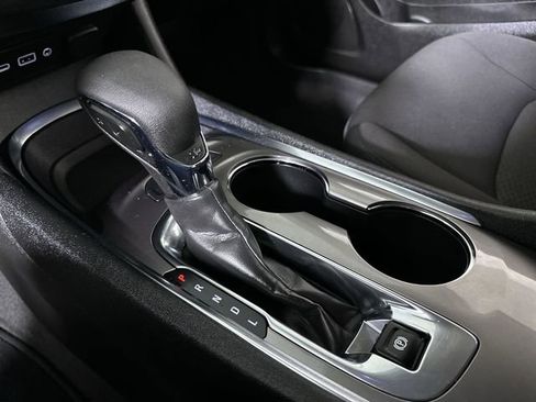 Used 2023 Chevrolet Malibu LT FWD image 16