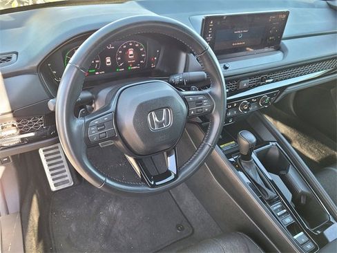 Used 2025 Honda Accord Sport image 9