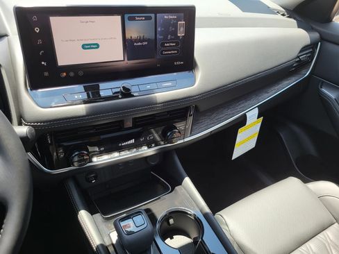 New 2026 Nissan Rogue Platinum AWD/4WD image 21