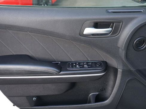 Used 2019 Dodge Charger Scat Pack RWD image 9