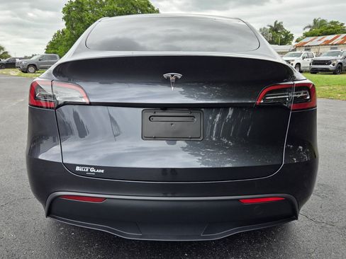 Used 2024 Tesla Model Y 2WD image 4