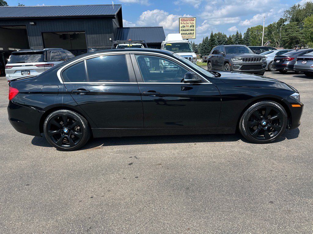 Used 2015 BMW 328i xDrive Sedan AWD/4WD image 2