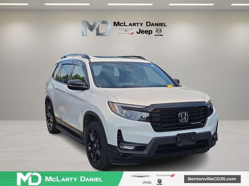Used 2024 Honda Passport Black Edition image 1