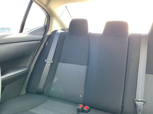 Used 2025 Nissan Sentra SV image 38