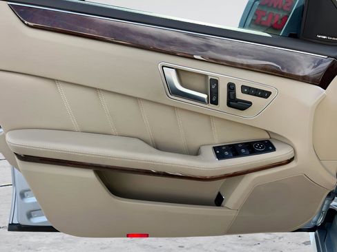 Used 2013 Mercedes-Benz E 350 Sedan image 38