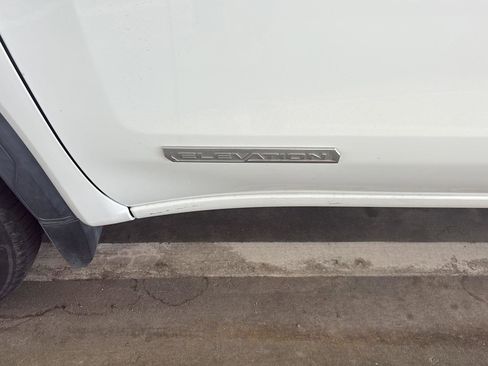 Used 2021 GMC Sierra 1500 Elevation w/ Preferred Package image 8