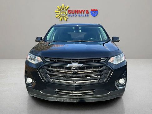 Used 2021 Chevrolet Traverse LT w/ LT Premium Package image 2
