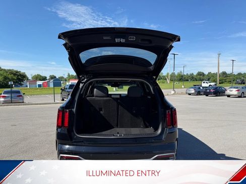 Used 2023 Kia Sorento EX w/ Panoramic Sunroof Package FWD image 11