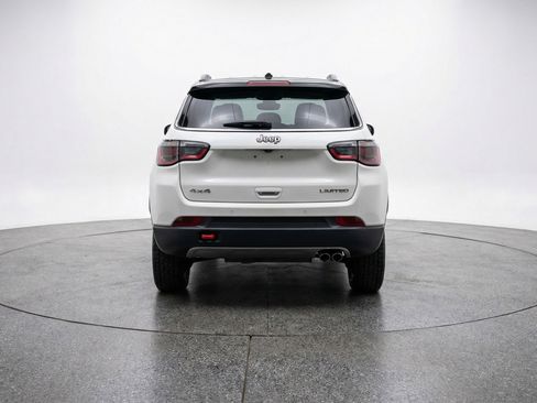 Used 2025 Jeep Compass Trailhawk AWD/4WD image 7