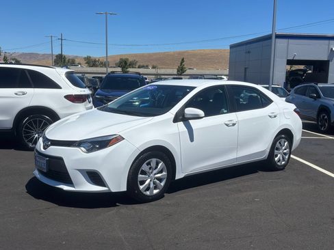 Used 2015 Toyota Corolla LE FWD image 22