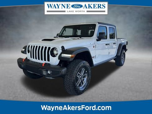 Used 2026 Jeep Gladiator Mojave AWD/4WD image 1