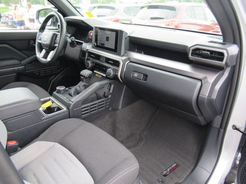 Used 2025 Toyota 4Runner TRD Off-Road AWD/4WD image 12