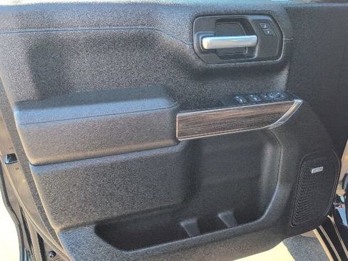 Used 2021 Chevrolet Silverado 1500 LT Trail Boss w/ Convenience Package II AWD/4WD image 19