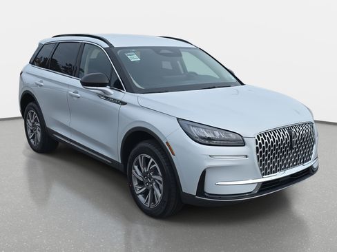 New 2026 Lincoln Corsair Premiere image 3