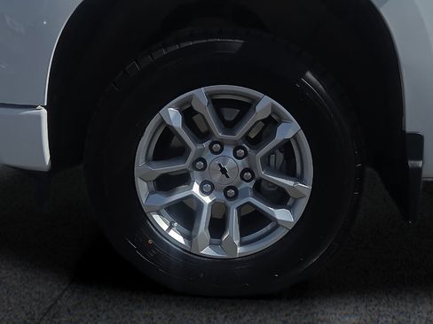 Used 2026 Chevrolet Silverado 1500 RST AWD/4WD image 8