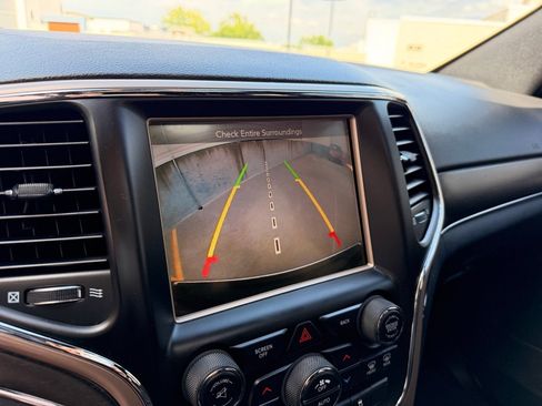 Used 2016 Jeep Grand Cherokee Limited AWD/4WD image 13