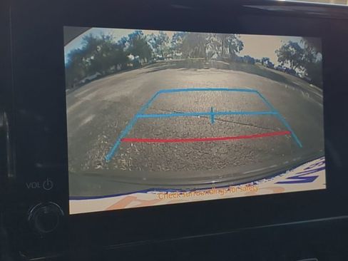 Used 2025 Toyota Corolla LE image 19