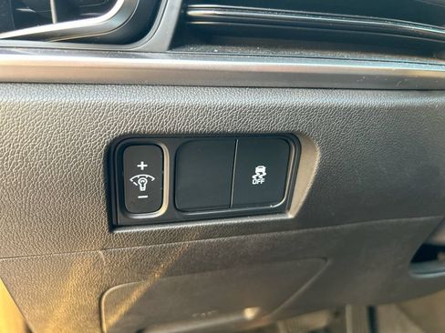 Used 2024 Kia Sorento S AWD/4WD image 14