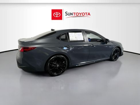 Used 2026 Toyota Camry SE w/ Convenience Package FWD image 4