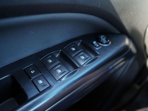 Used 2019 Chevrolet Colorado Z71 w/ Z71 Midnight Edition image 25