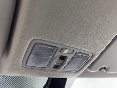 Used 2025 Hyundai Venue SEL image 69